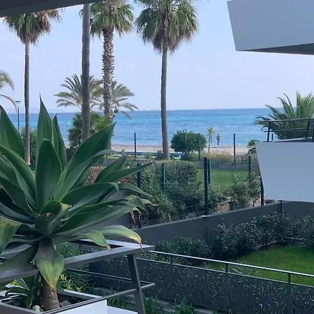 Climatise Les Pieds Dans L'eau Pour 6 Personnes Avec 1 Parentale, 1 Double Et 1 Mini Piscine Sur Le Toit Clim Garage فينوف لوبيه