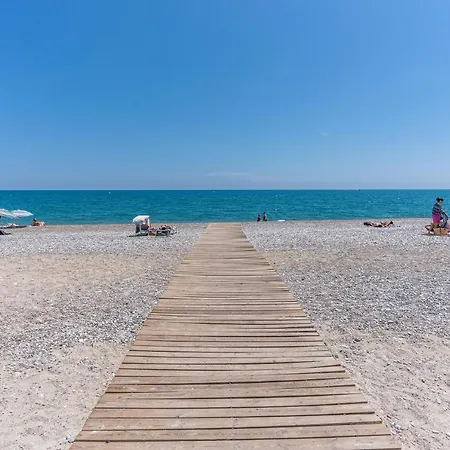 Climatise Les Pieds Dans L'eau Pour 6 Personnes Avec 1 Parentale, 1 Double Et 1 Mini Piscine Sur Le Toit Clim Garage Apartment Villeneuve-Loubet