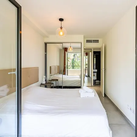 Apartment Climatise Les Pieds Dans L'eau Pour 6 Personnes Avec 1 Parentale, 1 Double Et 1 Mini Piscine Sur Le Toit Clim Garage Villeneuve-Loubet