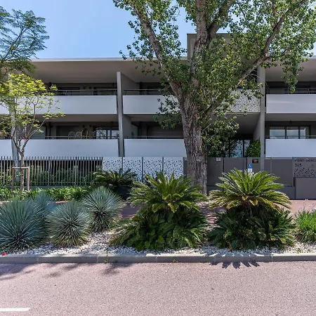 Climatise Les Pieds Dans L'eau Pour 6 Personnes Avec 1 Parentale, 1 Double Et 1 Mini Piscine Sur Le Toit Clim Garage شقة *